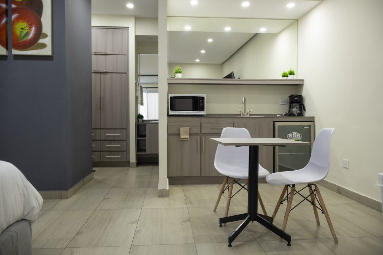 JuniorSuiteComedor:Cocina1